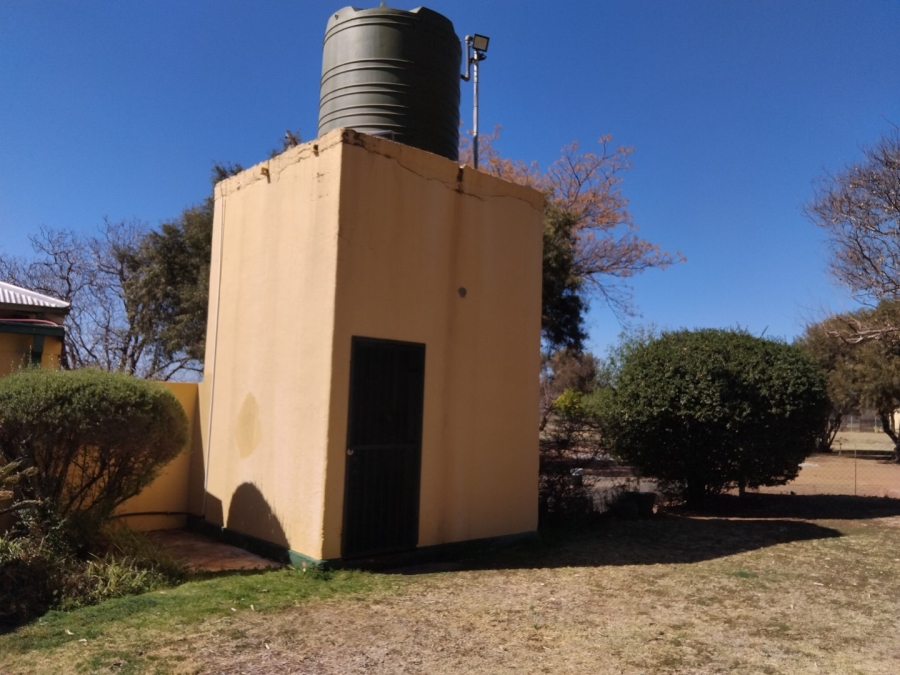 Commercial Property for Sale in Agricultural Holding 400 North West